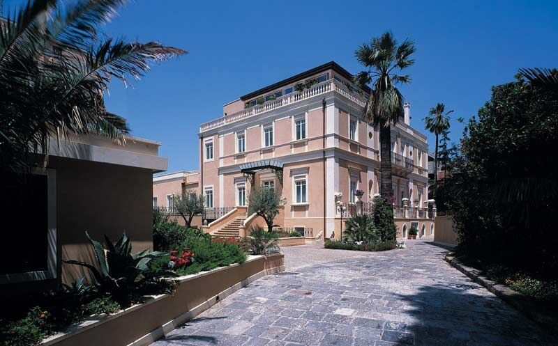 Una Hotels One CTA Exterior photo